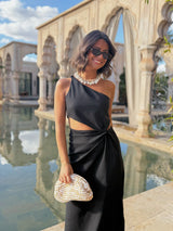 Naïa™ | Robe longue asymétrique avec détail cut-out