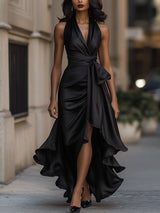 Robe en satin drapée à la taille