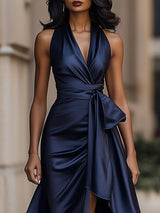 Robe en satin drapée à la taille