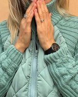 Veste en Polaire Tricotée Victoria – Chaleur, Douceur et Élégance