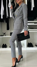 Tailleur Iconique Slim Élégance