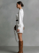 Robe élégante avec manches longues et ceinture incluse