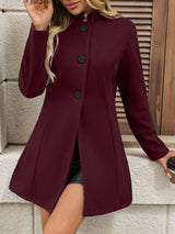Manteau élégant à col droit et boutons classiques