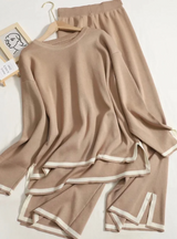 Détail du tissu loungewear femme beige, doux et confortable