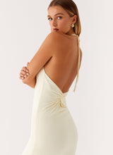 AURORE ÉCLIPSANTE – ROBE LONGUE