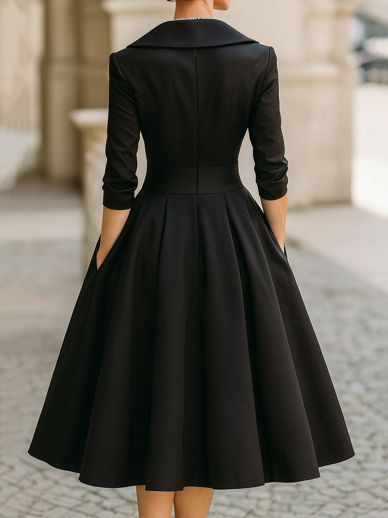 Robe midi en satin de luxe d’inspiration vintage avec col châle