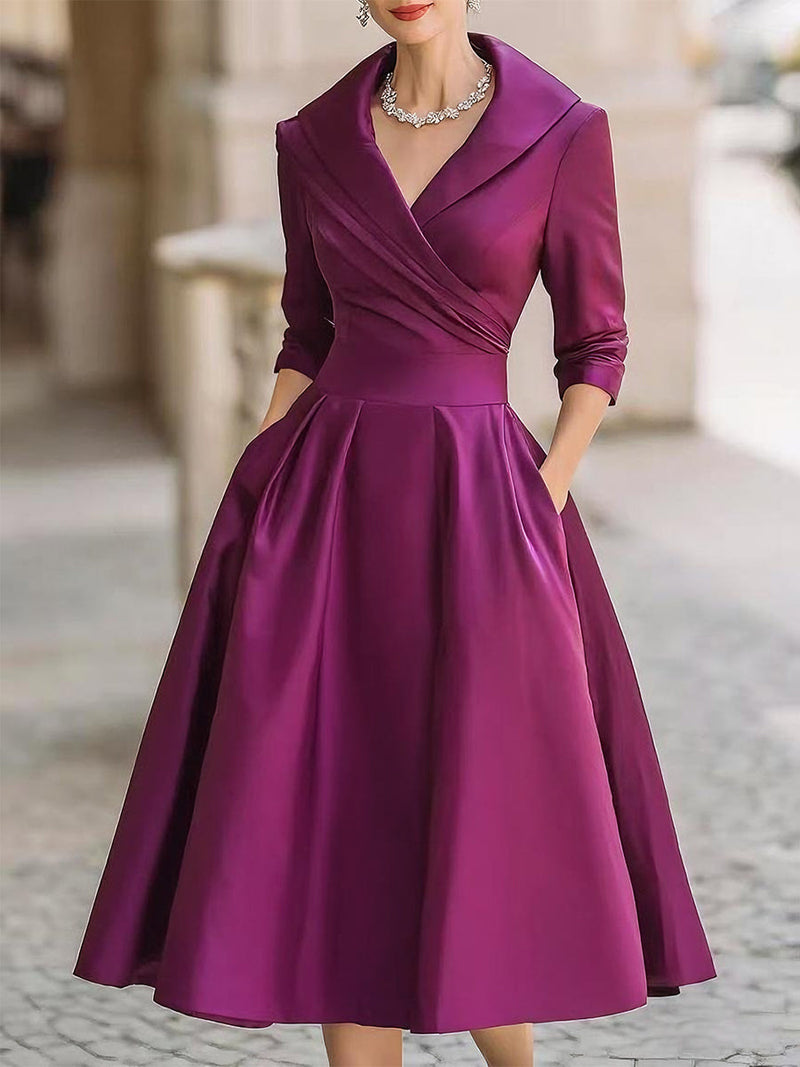 Robe midi en satin de luxe d’inspiration vintage avec col châle