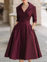 Robe midi en satin de luxe d’inspiration vintage avec col châle