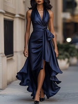 Robe en satin drapée à la taille