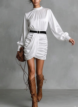 Robe élégante avec manches longues et ceinture incluse