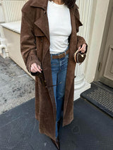 Anaïs | Le Trench Chic en Daim Doux