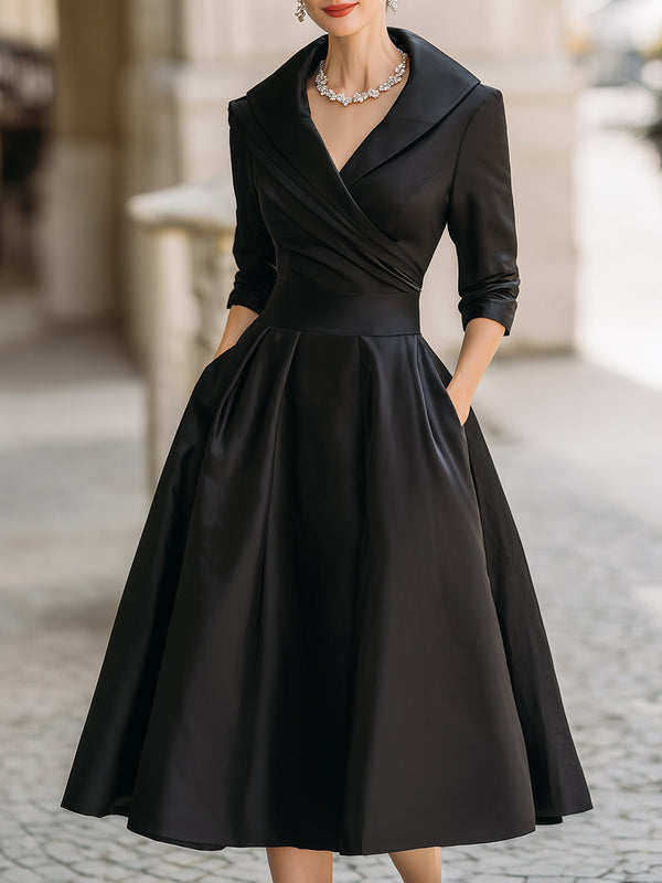 Robe midi en satin de luxe d’inspiration vintage avec col châle