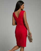 Robe Fresia rouge avec design flatteur et élégance sophistiquée pour événements élégants