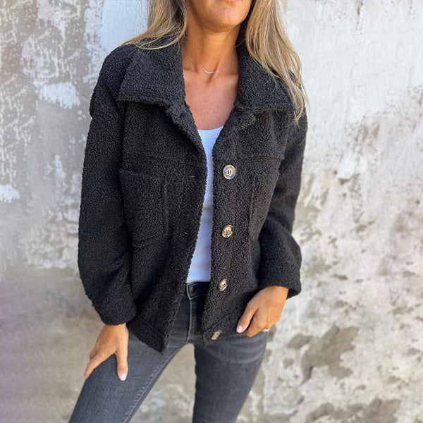 Veste boutonnée en maille douce avec poches plaquées