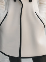 Manteau Blanc Chic à Double Boutonnage avec Liseré Noir