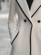 Manteau Blanc Chic à Double Boutonnage avec Liseré Noir