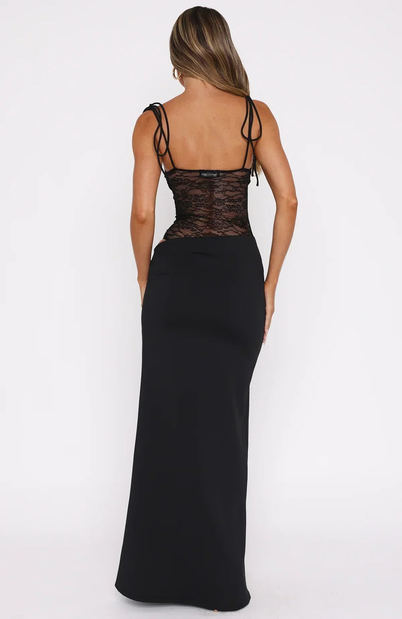 Vue arrière robe CAMILLE noire avec dos dégagé et coupe fluide