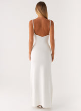 Vue arrière complète de la robe blanche CAMILLE, dos nu élégant