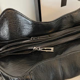 Vue du dessous du sac noir AUDREY, base structurée